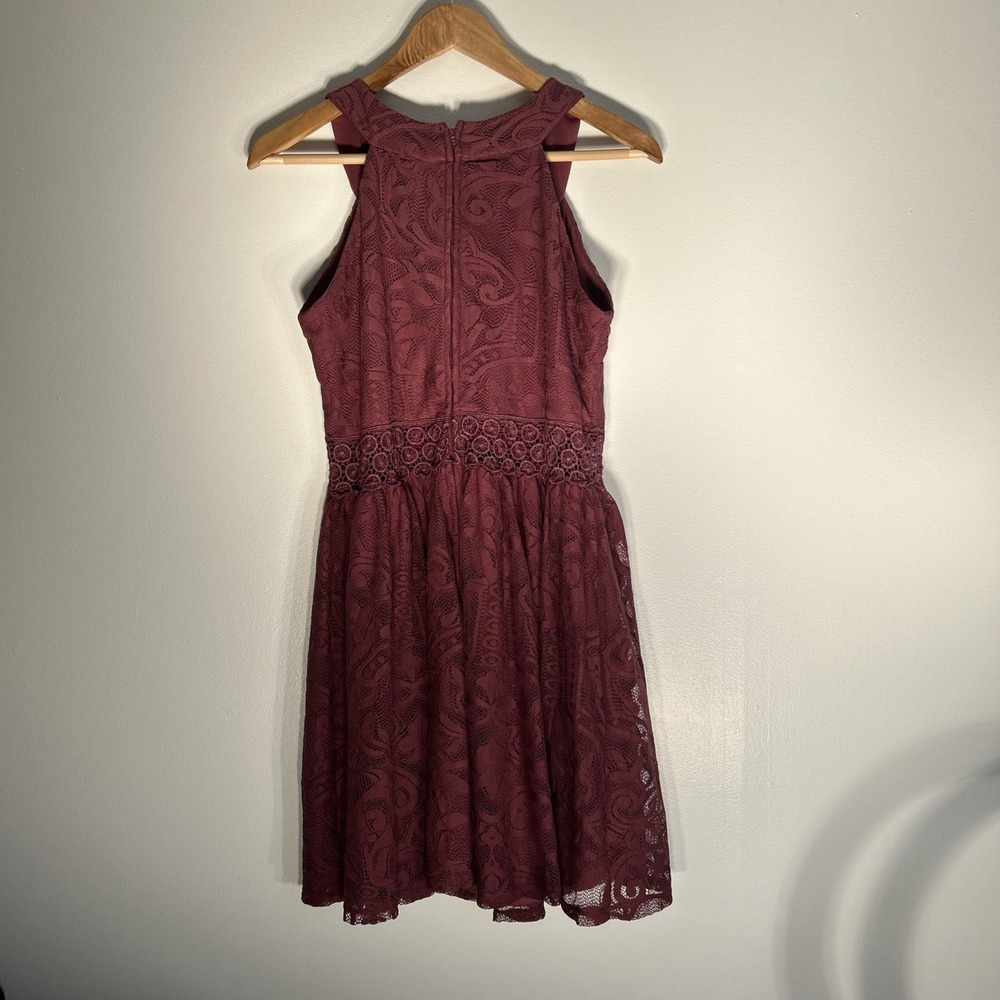Charlette Russe Size L Lace Burgundy Dress See Through Waist Flowy - Picture 8 of 16